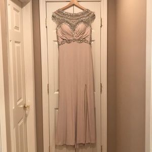 STUNNING TONY BOWLS EVENING GOWN